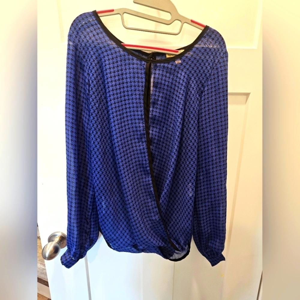 Democracy Blue Houndstooth Faux Wrap Chiffon Blouse Size Large